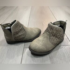 Osh’Kosh B’gosh Gray Ankle Boots